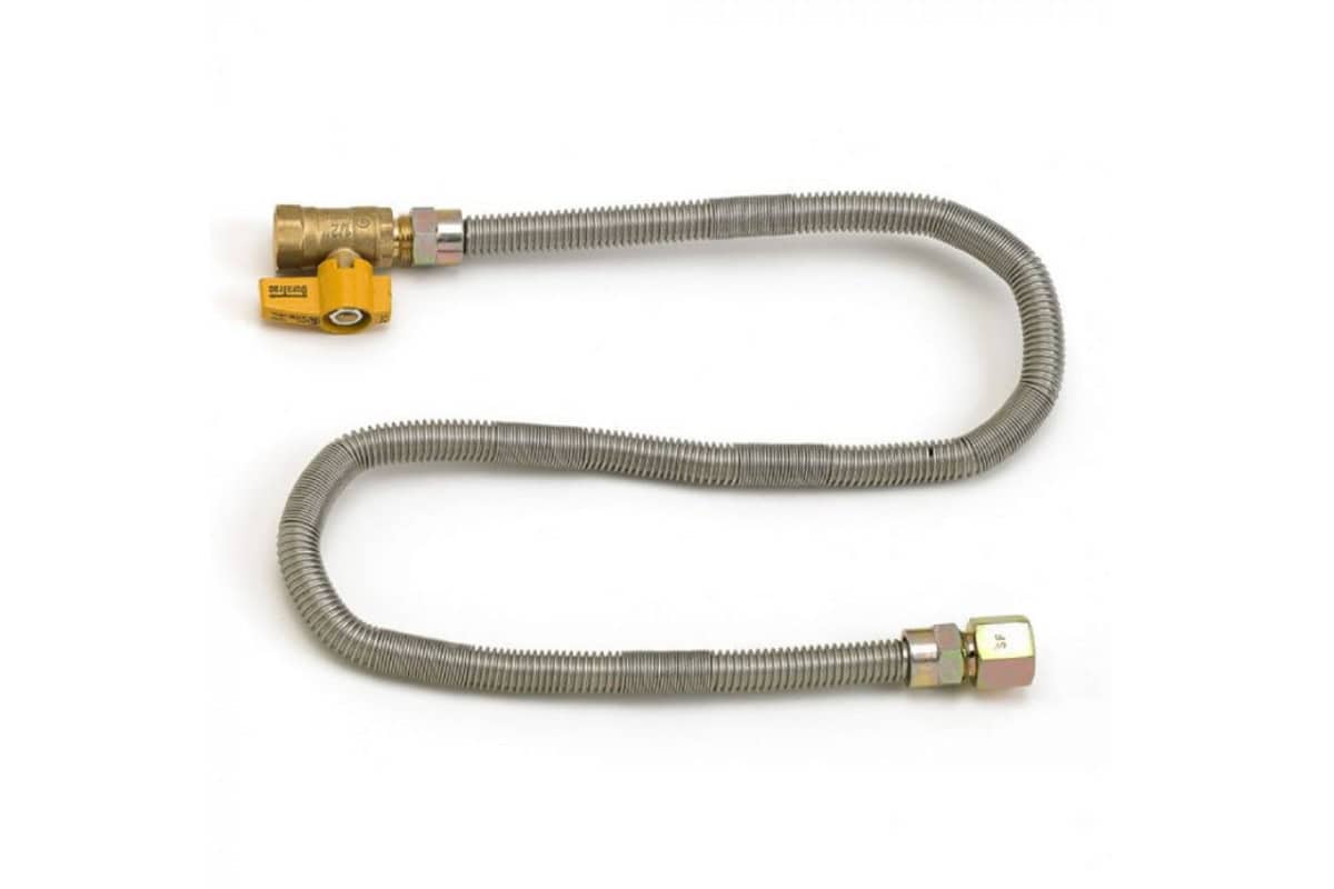 Flexible metal gas line hose with brass fittings for outdoor appliances, ideal for backyard and patio BBQ grills, stoves, or heaters. Durable, corrosion-resistant, and easy to install for outdoor cooking setups.